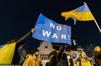 Fegyverszünettől a tárgyalóasztalig: Mikor lesz béke Ukrajnában? (Népszava)