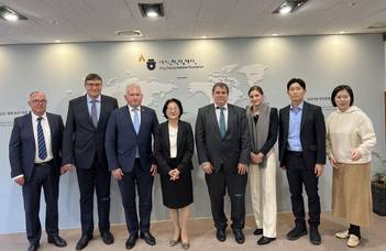 Magyar felsőoktatási küldöttség utazott Dél-Koreába